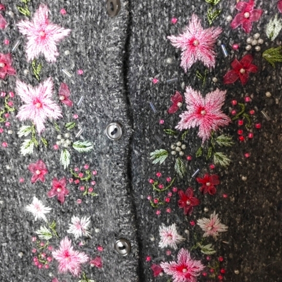 Dressbarn Vintage Angora Embroidered Cardigan Size Medium - Picture 2 of 7